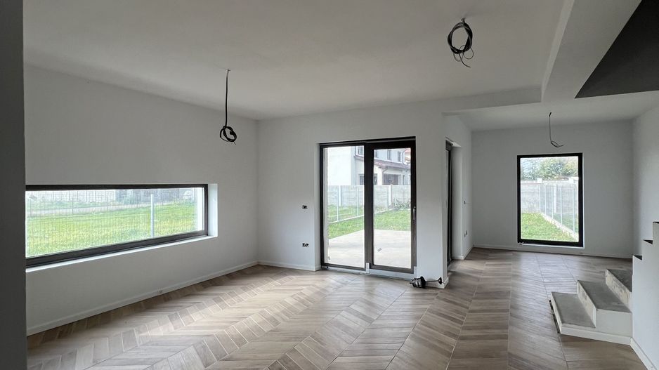Vila 4 camere Dumbravita - Poză 2