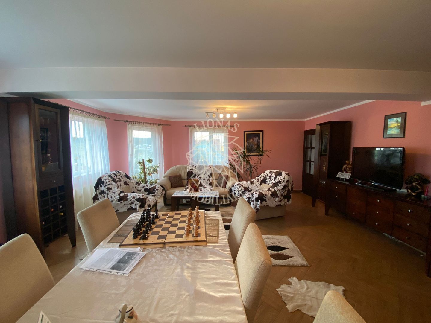 Casa 210 mp-garaj-curte amenajata-panouri solare-Ghinda - Poză 2