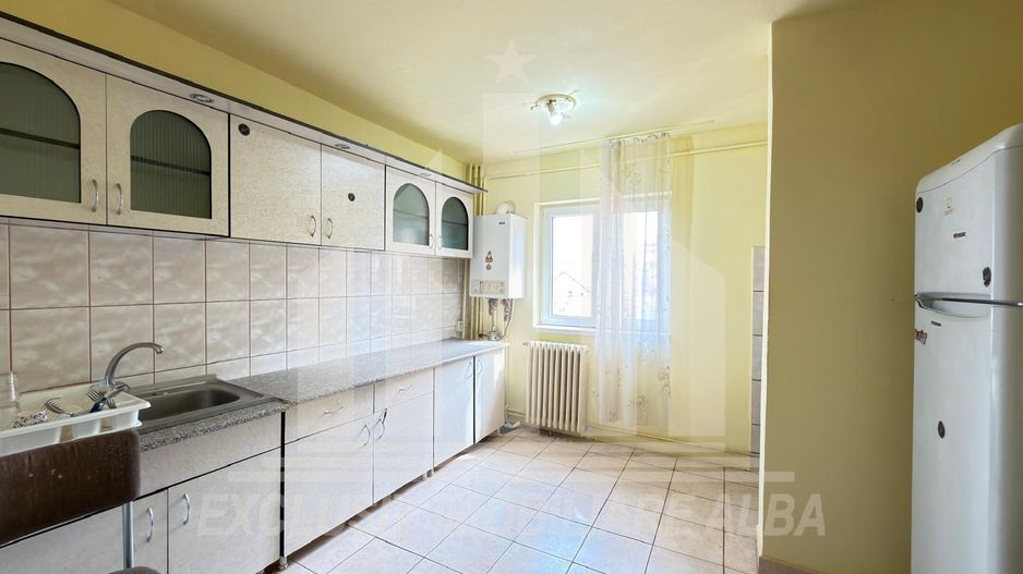 Apartament 3 camere decomandate | 63 mp | Etaj 2 | Cetate - Poză 1