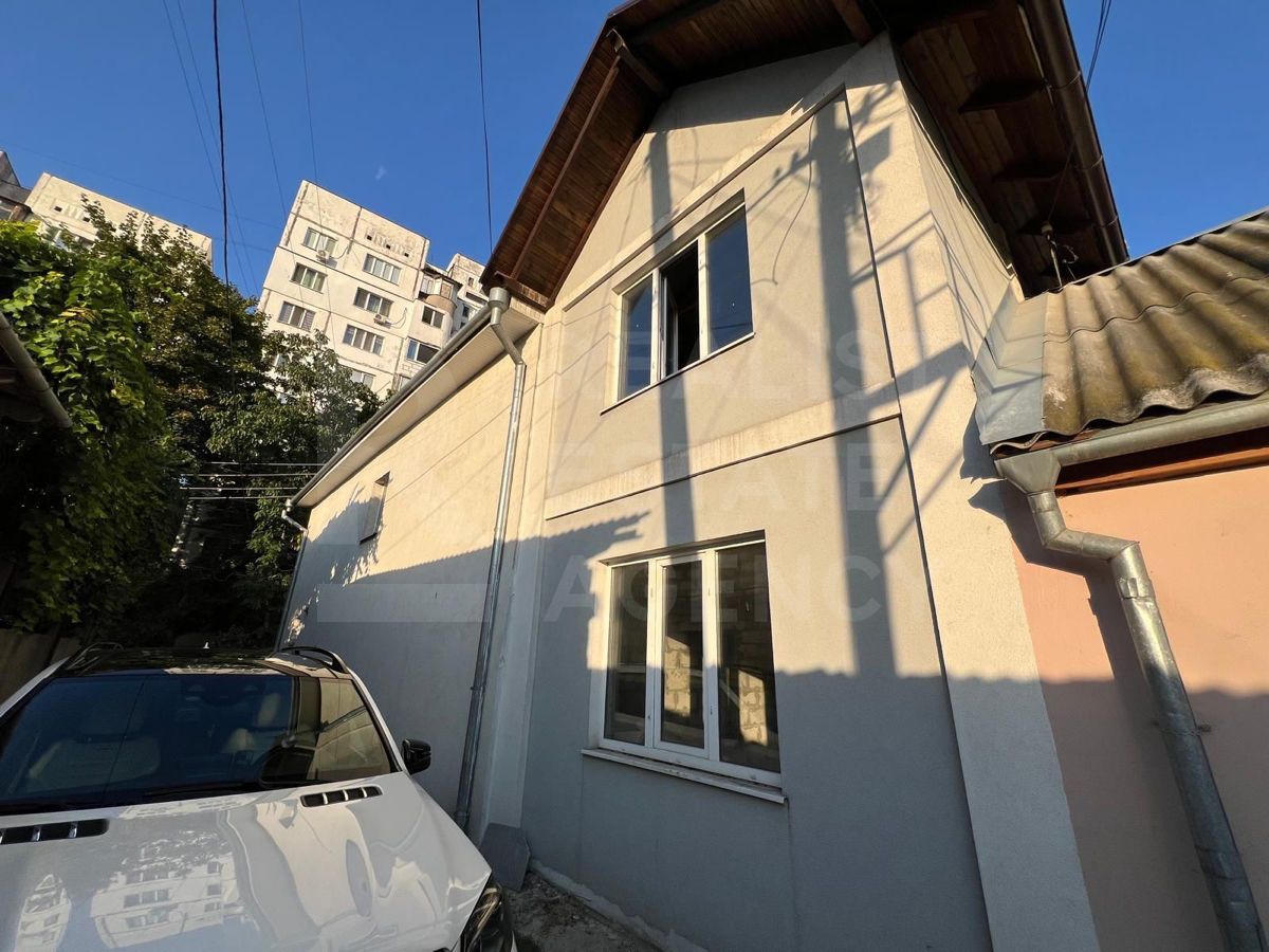 Vânzare, casă, 2 camere, strada Movila lui Burcel, Centru - Poză 1
