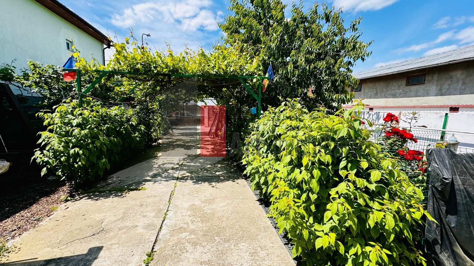 Casa de vânzare în zona Pantelimon – O Oază de Liniște pentru Familia Ta! - Poză 1