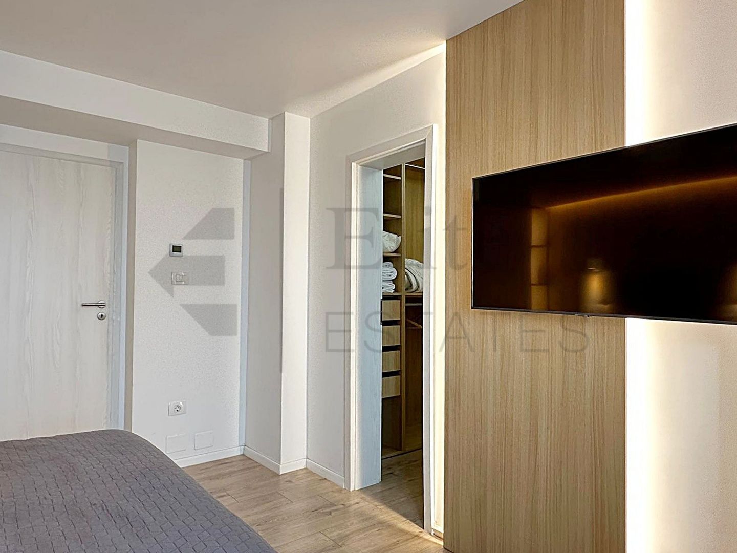 Penthouse de inchiriat ultracentral in Oradea - Poză 8