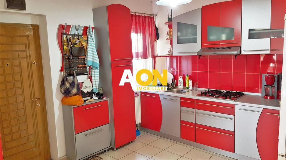 Apartament 4 camere, 78 mp utili, et.1, cu garaj si boxa - Poză 4