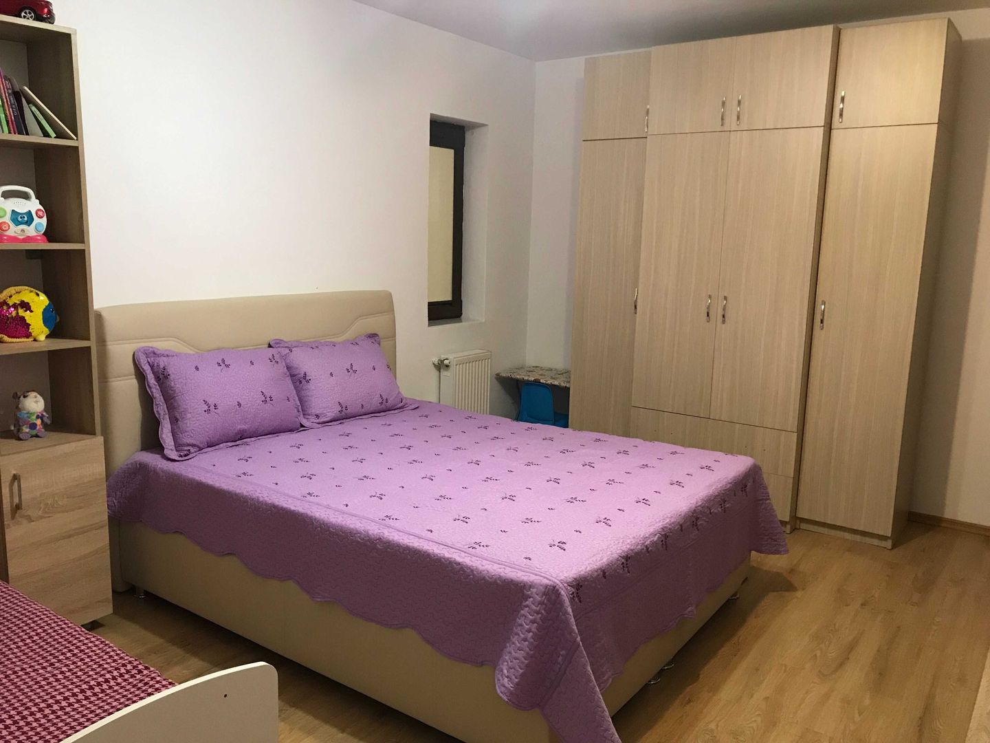 Titlu: 2 camere decomandat, 102 mp, 2 balcoane, mobilat – Gorjului - Poză 1