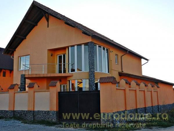Euro Dome Grup: Casa singur in curte in zona Tractoru - Poză 1