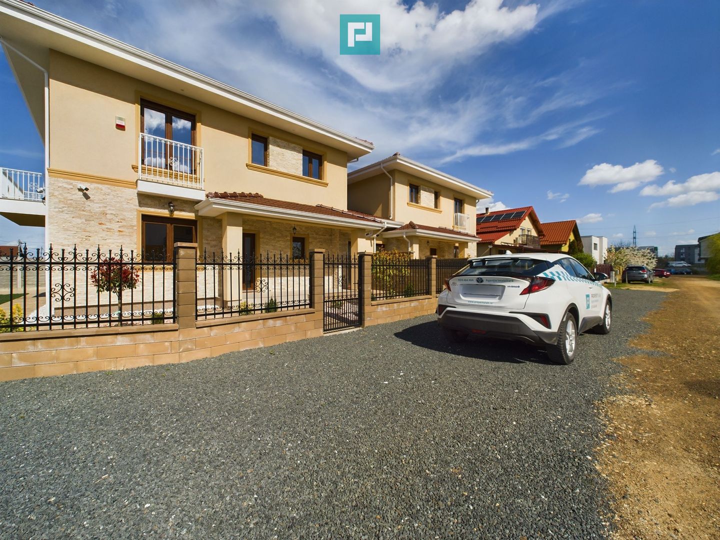 Casă tip duplex Dumbrăvița despărțit prin spațiu tehnic - Poză 3