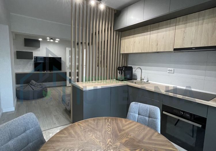 Apartament premium 2 camere open-space de închiriat în Copou, Complex Royal Town - Poză 1