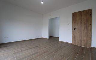 Casa zona Lunei, 5 camere + 3 bai, centrala proprie, rezidential sau birouri ! - Poză 36