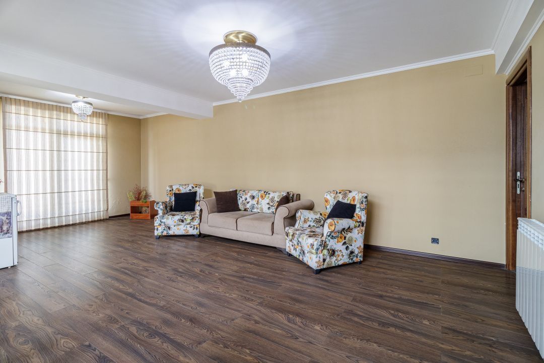 Vila impresionata 550mp util, 300mp teren - Poză 30