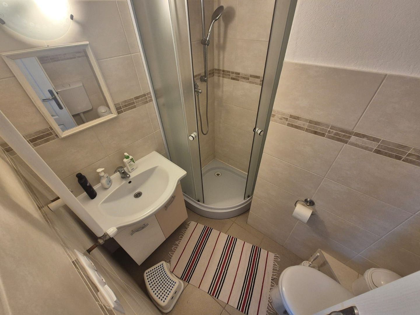 Apartament in casă, într-o zonă exclusivistă, priveliște deosebită. - Poză 27