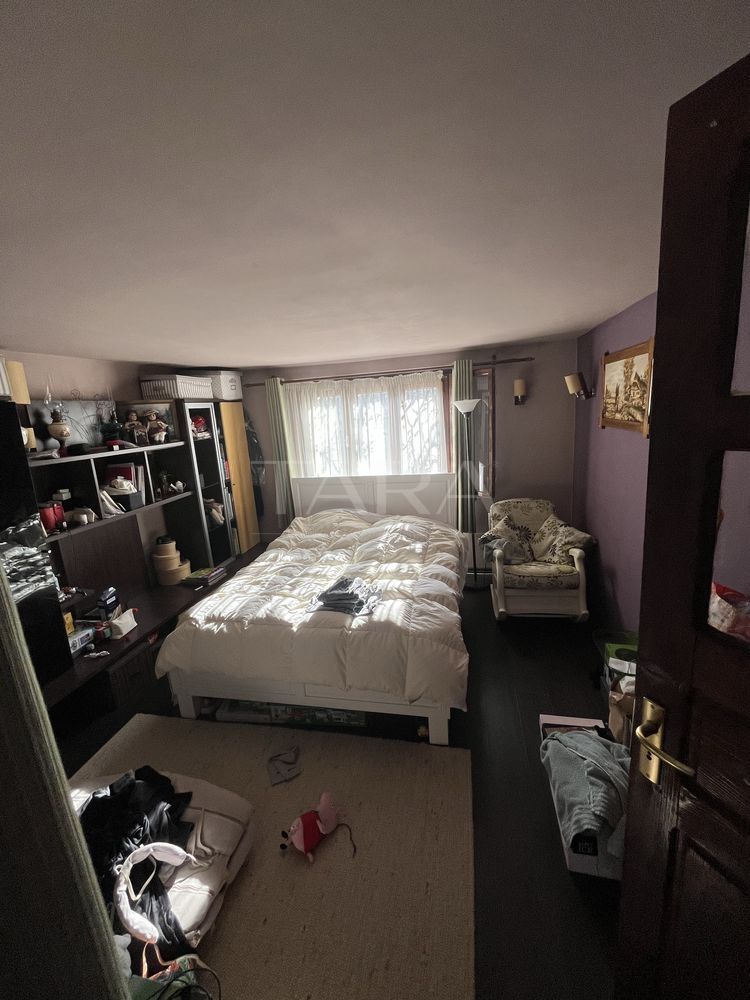 Casă individuală cu etaj,  Gruia, zonă liniștită, aproape de Centru. - Poză 5