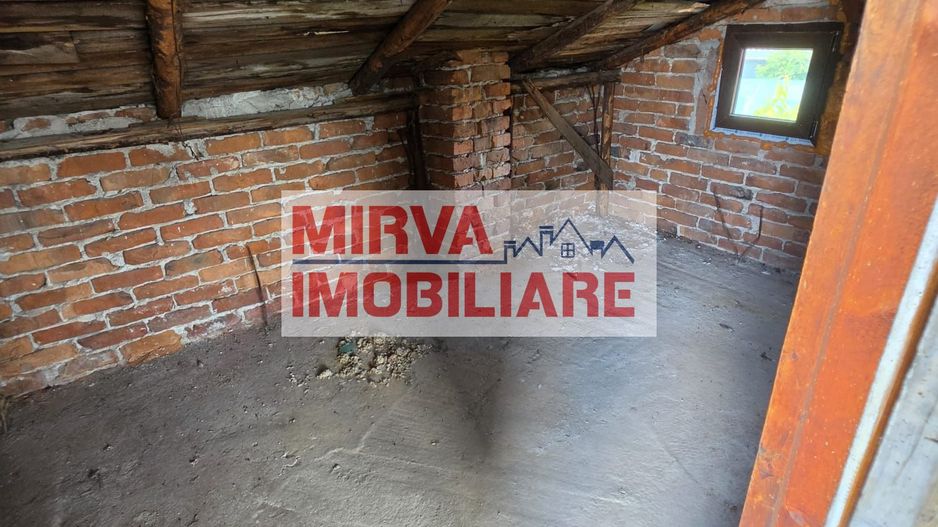 🏡 Casă renovată cu 6 camere, teren 557 mp – Berceni, Prahova - Poză 22