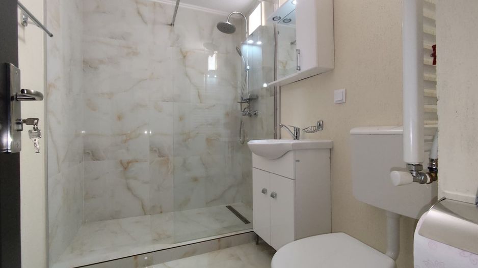 Apartament cu 2 camere de inchiriat, str. Aluminei, Oradea - Poză 9