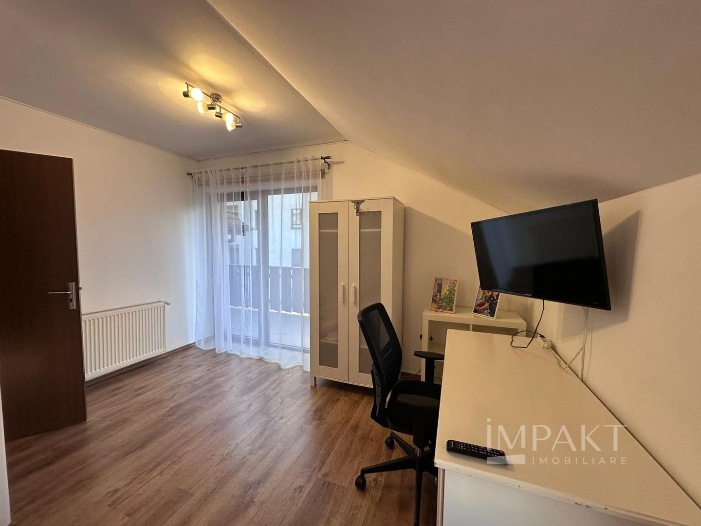 De inchiriat apartament 4 camere, 120 mp, terasa 45 mp, Buna Ziua - Poză 8