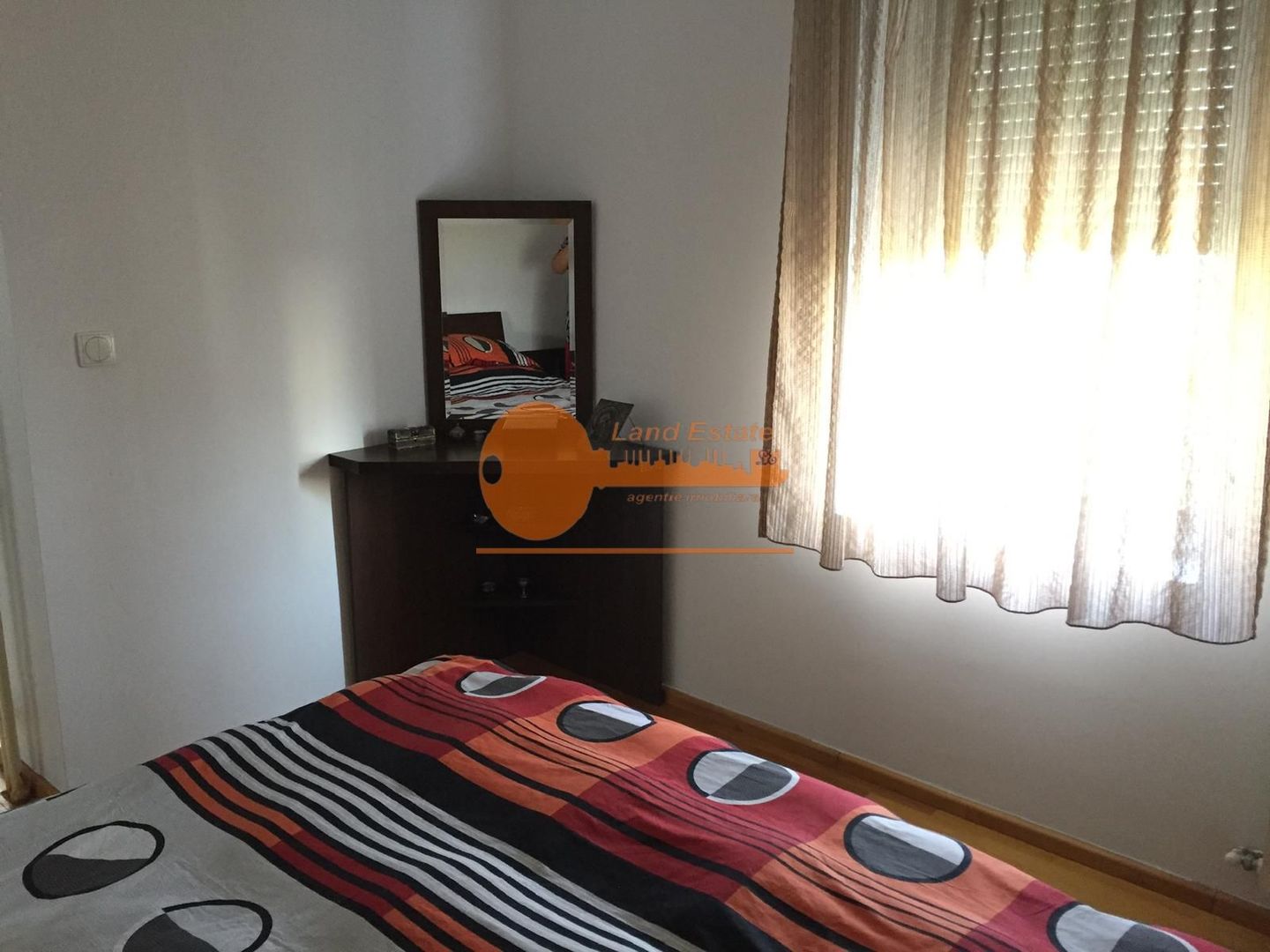 Vanzare 3 camere Vacaresti ( bloc 1985-aproape de metrou ) - Poză 23