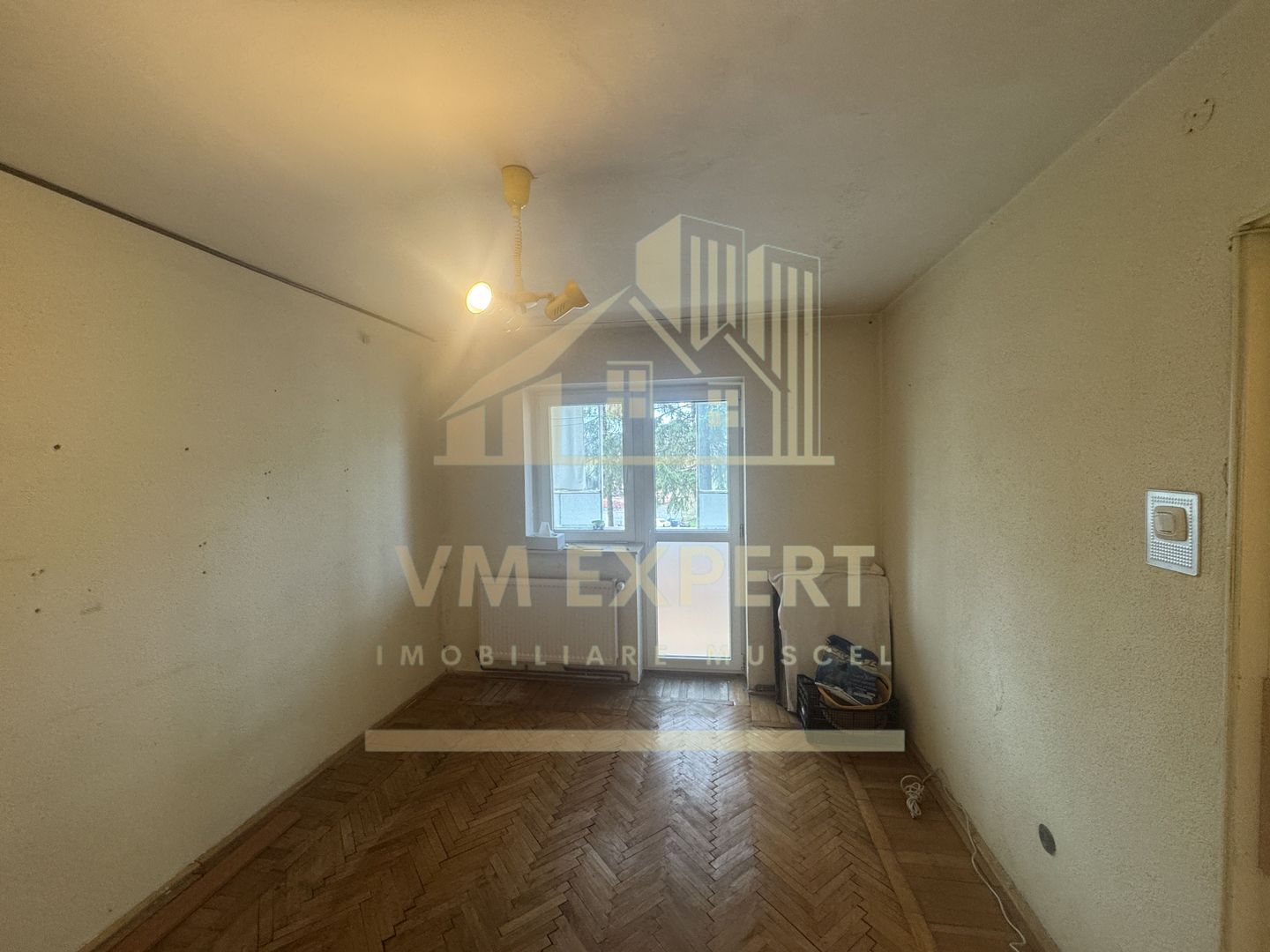 APARTAMENT 2 CAMERE ETAJ 2 CAMPULUNG - Poză 4