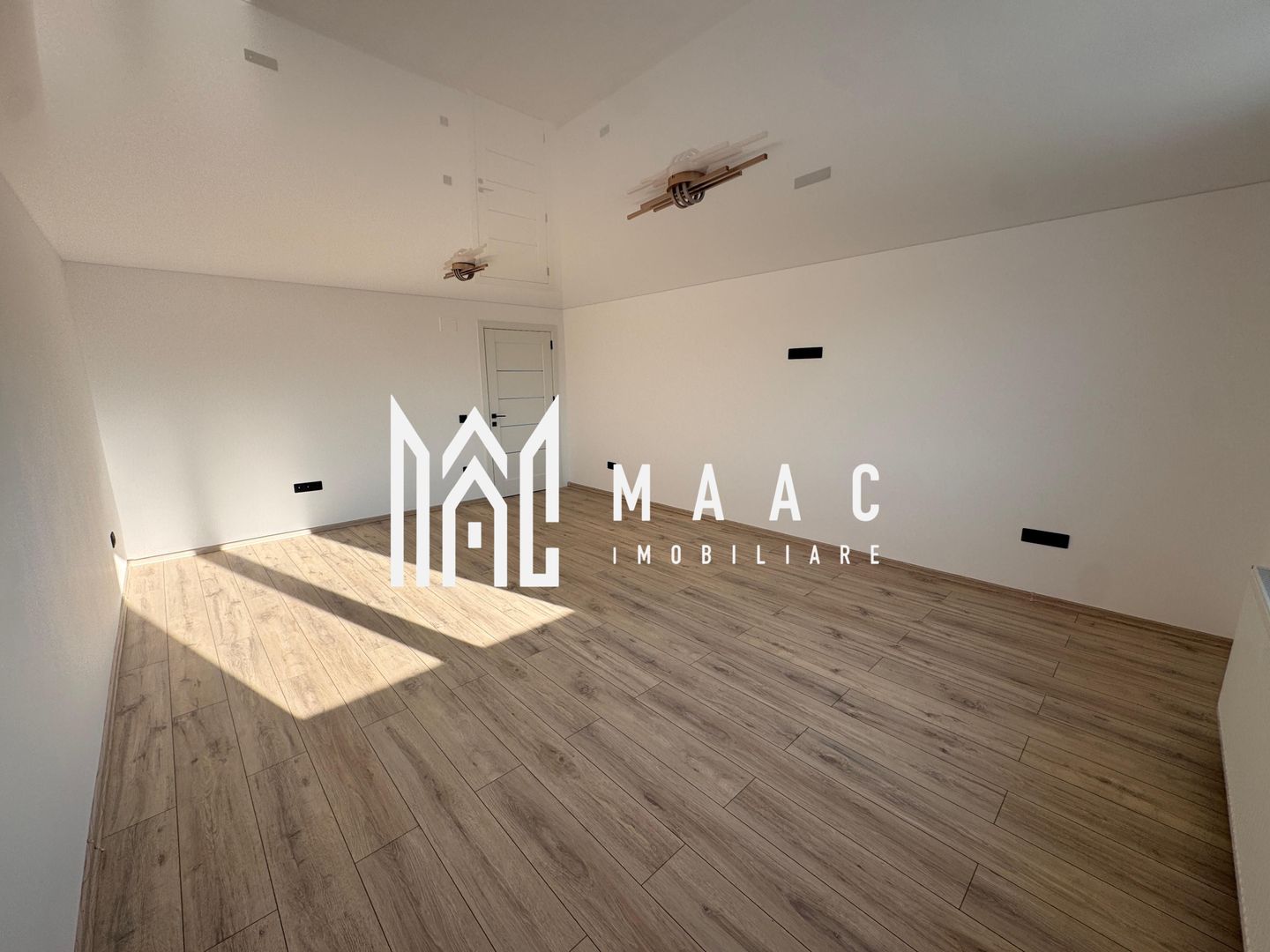 Spațiu comercial 6 camere 3 băi | Sura mare | 200mp - Poză 11