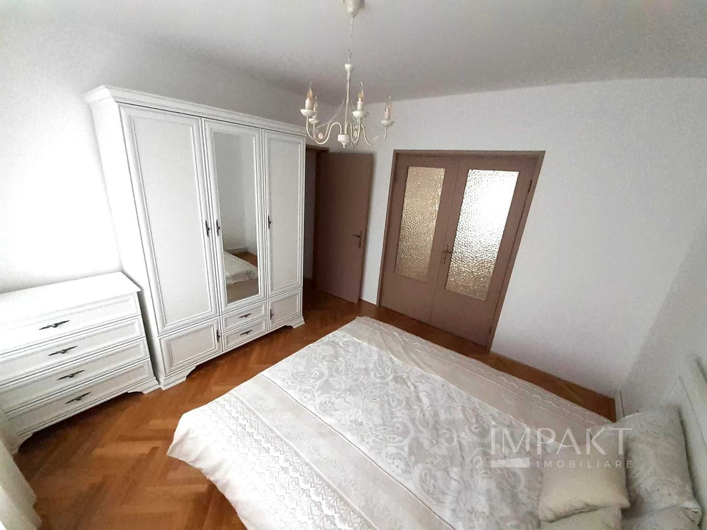Apartament de inchiriat exclusivist 3 camere în Andrei Mureșanu - Poză 4