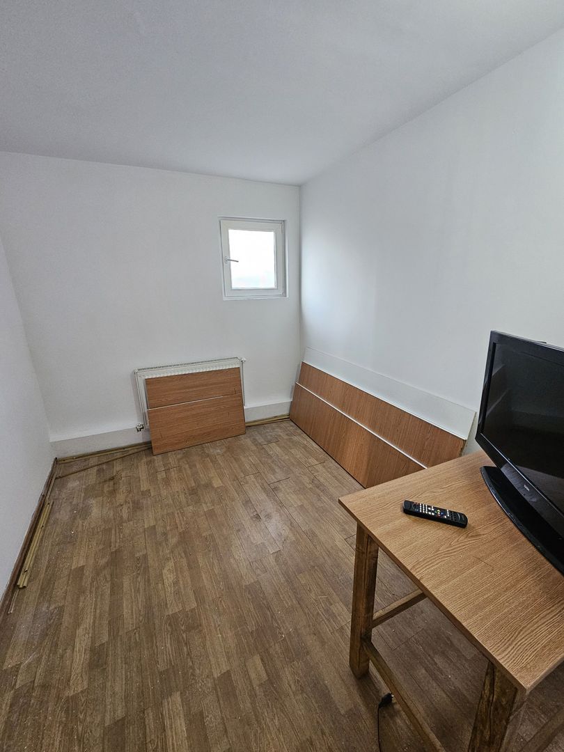 Spatiu comercial/camere cazare - 7 camere 135 mp Baicoi Prahova! - Poză 13