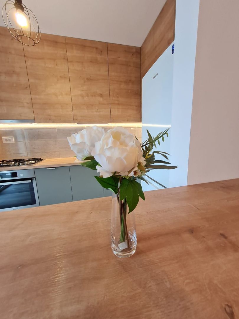 Lux la 10 minute de Iulius Town - Poză 11