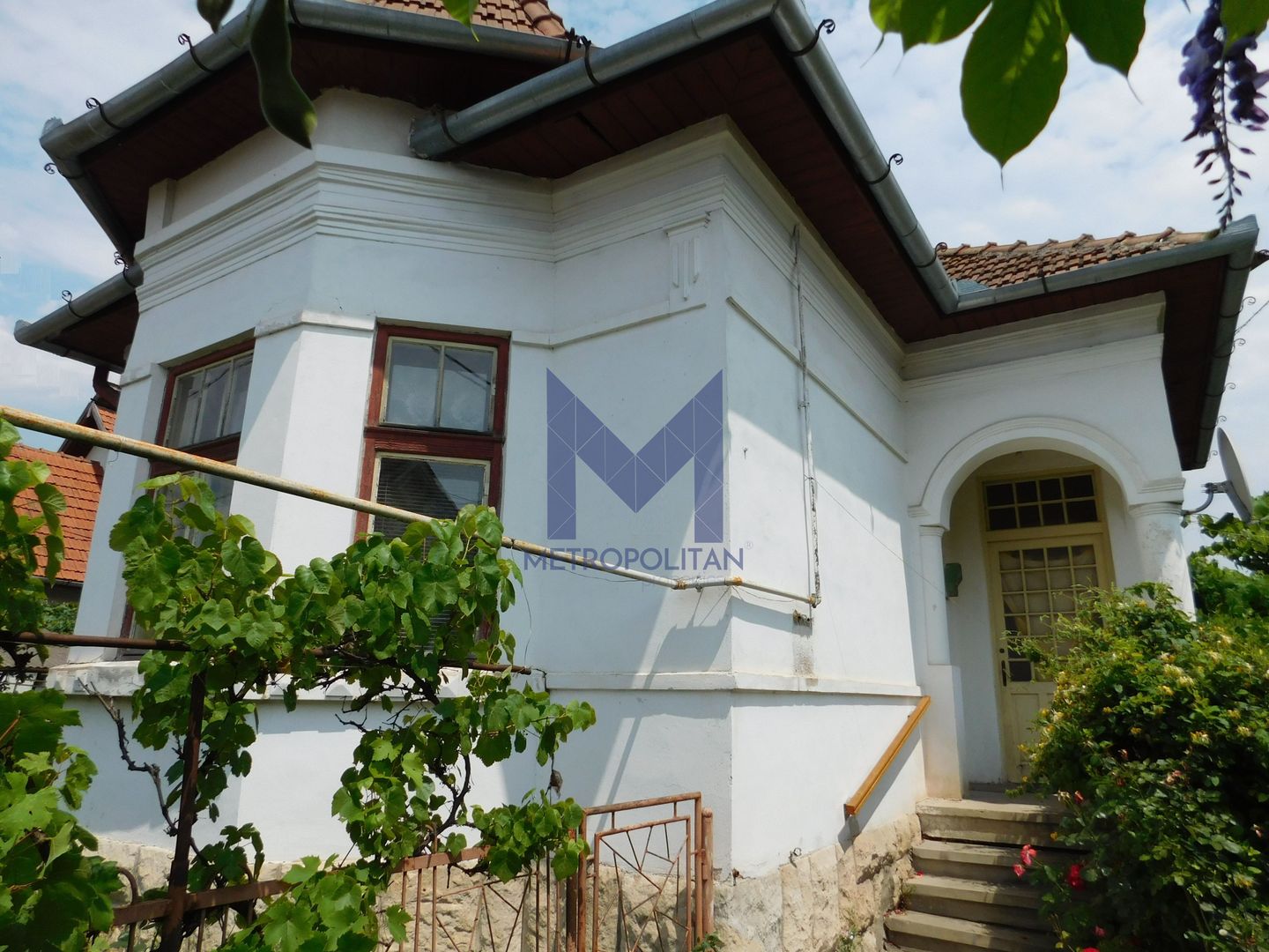 Casă cu arhitectură deosebită de vânzare, cu 800 mp teren, lângă Dedeman - Poză 4