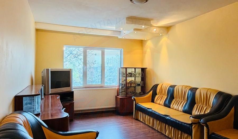 De vanzare Apartament 3 camere Tiglina 3, Galati, 75mp, et.4/4 - Poză 6