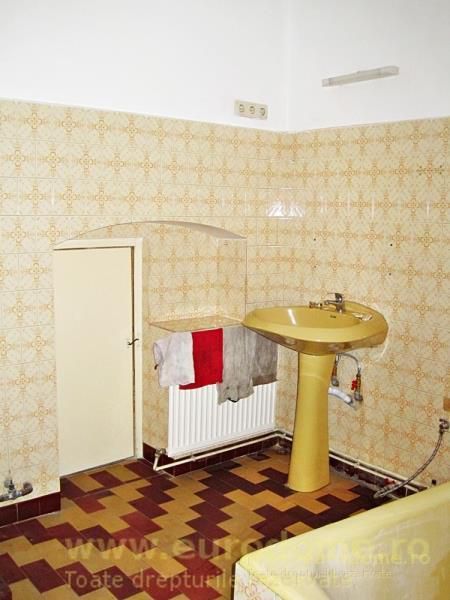 Casa cu teren de 256mp in centrul istoric al Brasovului - Poză 11