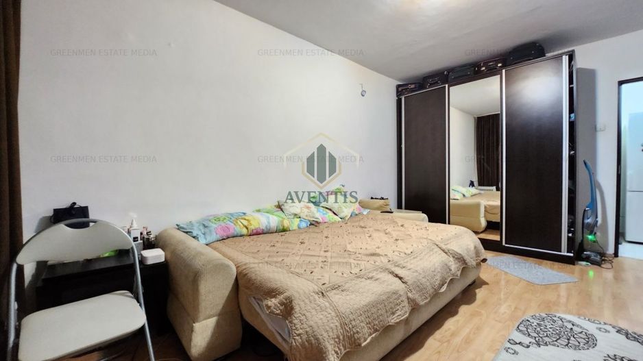 Garsoniera decomandata, bloc din 1982 reabilitat termic, Piata Muncii Baba Novac - Poză 2