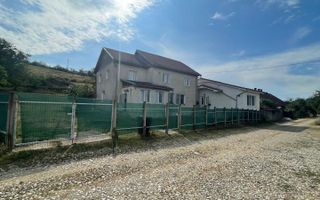 Casă spațioasă + Casă de oaspeți. Ideală pentru 2 familii! - Poză 1