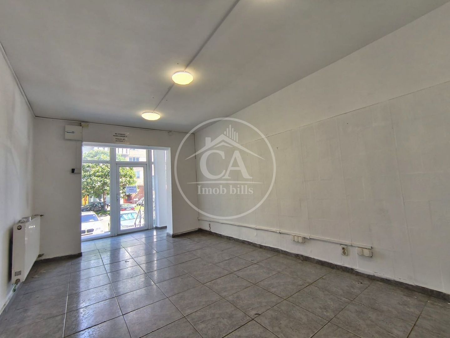 Spatiu comercial de inchiriat cu 2 camere in zona Decebal, Oradea - Poză 1