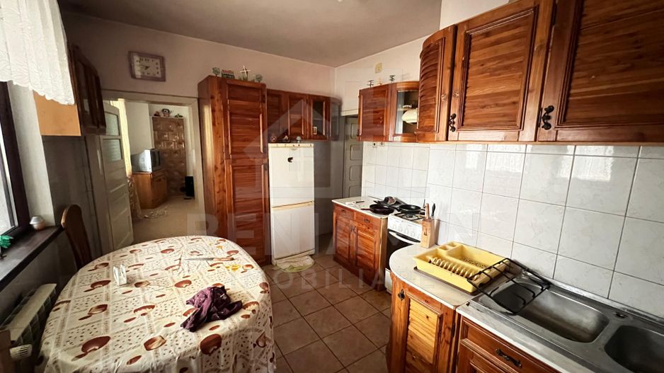 De-Vanzare-Case-16-Camere-400mp-Utili-1100mp-Teren-Sacele-Brasov - Poză 11
