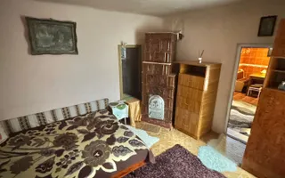De vânzare casă cu 4 camere, garaj - Poză 13