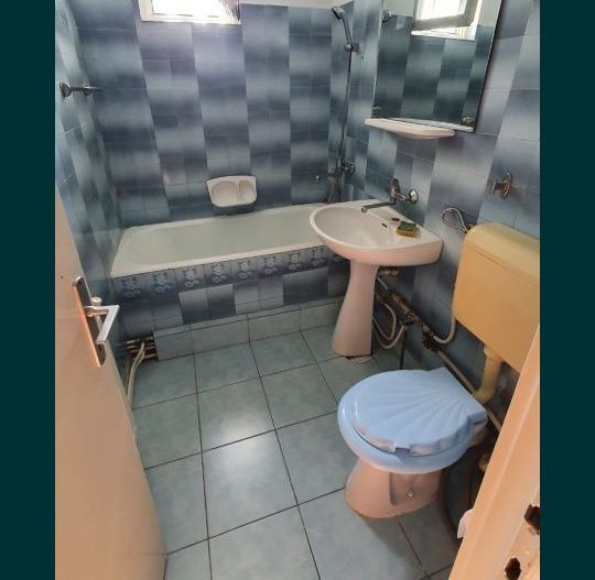De vânzare apartament cu 2 camere central - Poză 5