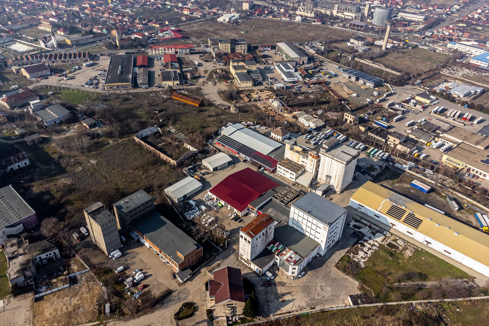 Platforma industriala 3552 mp hale beton si 9883 mp teren - Poză 9