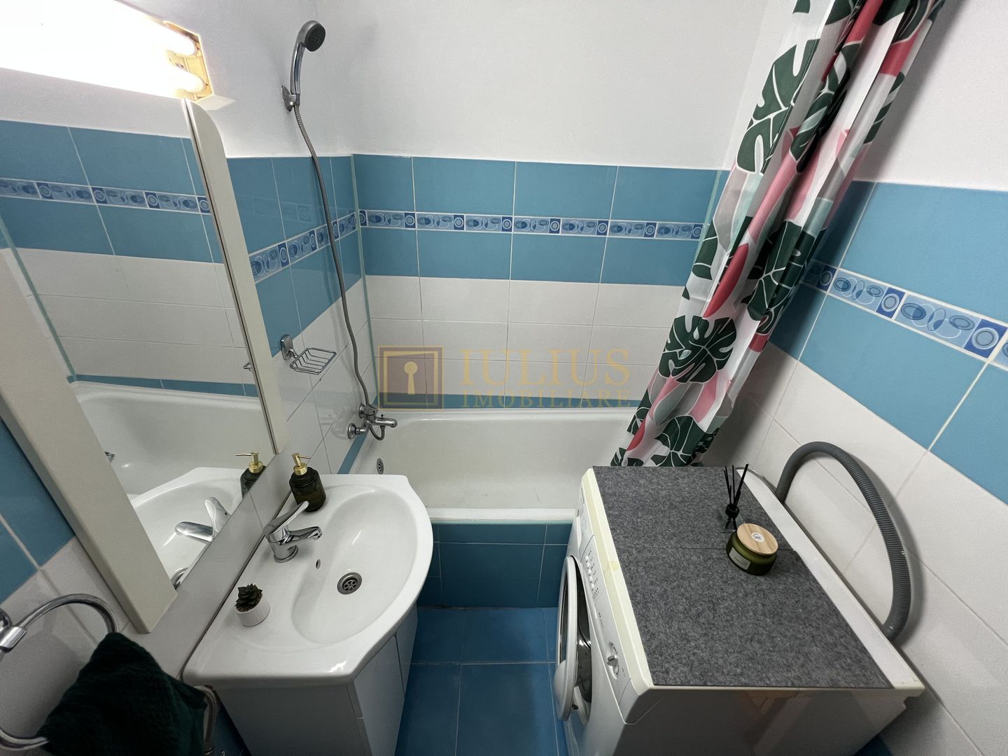 Garsoniera, 4 ap. pe nivel/etaj, conditii moderne. - Poză 12