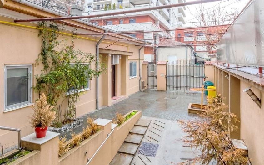 Vilă 15 camere | Piața Victoriei | Ideală clinică, after-school, birouri | Garaj - Poză 10