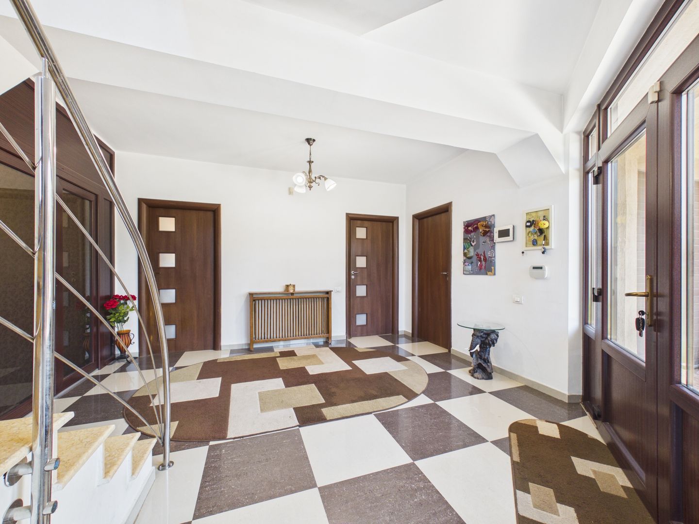 Vilă 10 camere + spațiu comercial | teren 1.300 mp | Otopeni 23 August - Poză 7