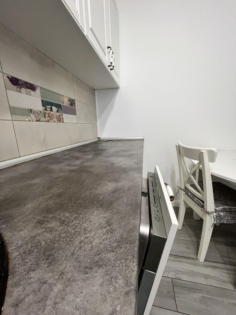 Studio bine compartimentat, parcare, complet mobilat, renovat, mutare imediata - Poză 10