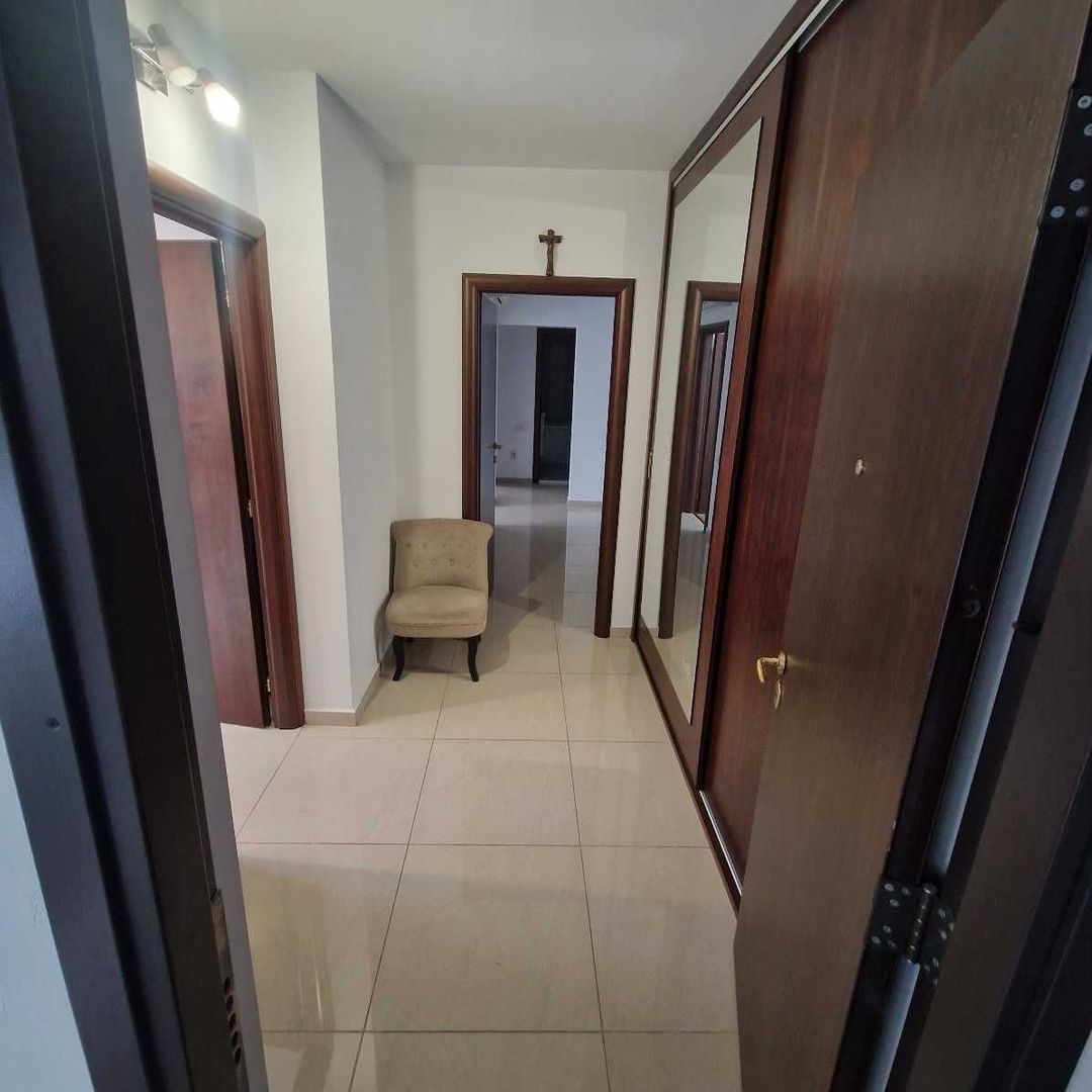 Apartament 3 camere | 70 mp | 1,5 min metrou | Mobilat,utila | Renovat - Poză 1