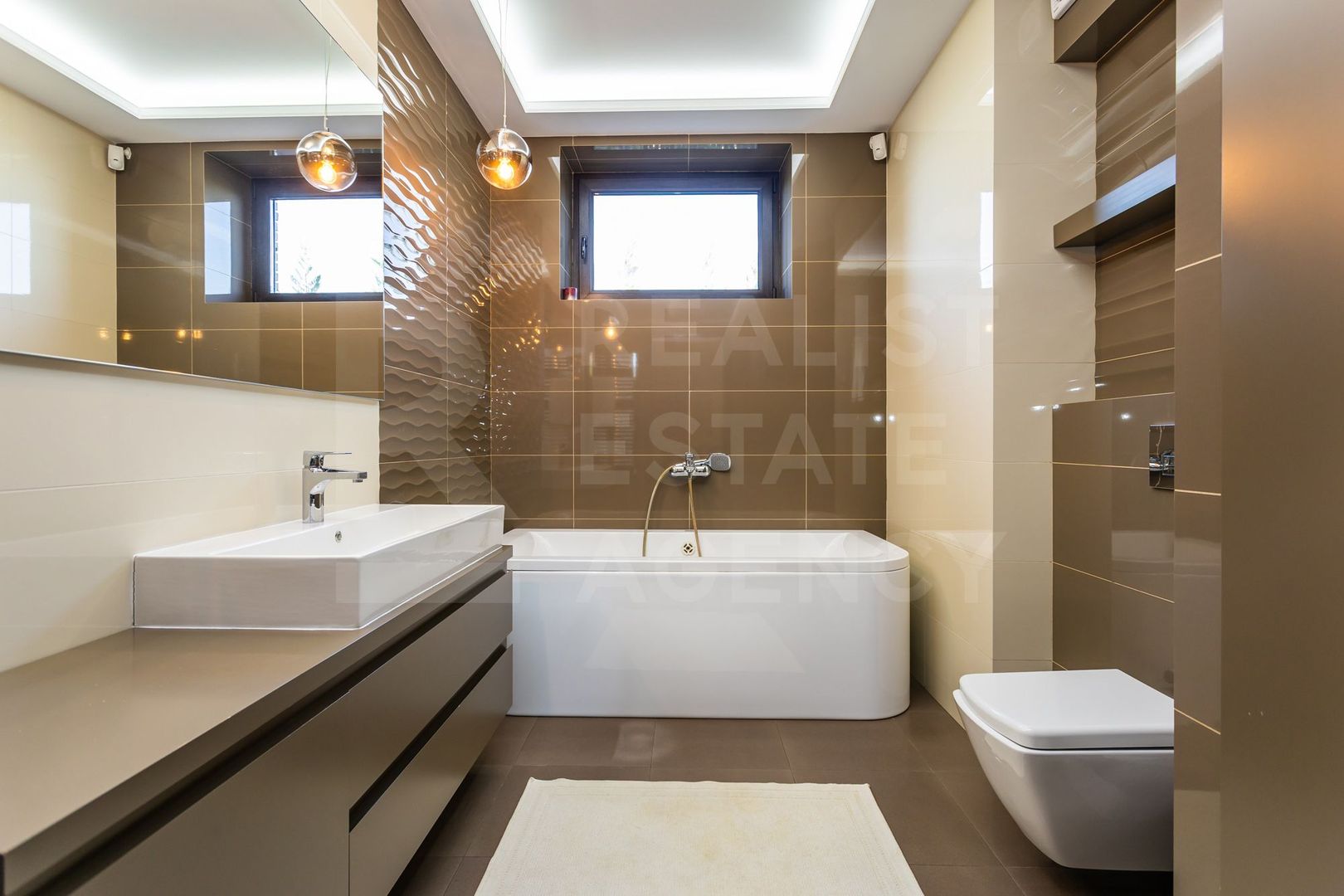 Vânzare, casă, 3 nivele, 4 camere, strada Schinoasa, com. Bacioi - Poză 12