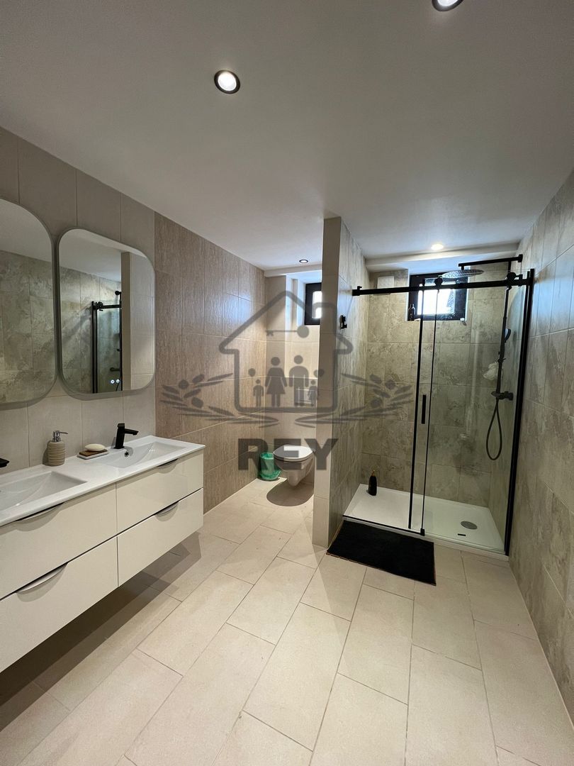 Vila / Hotel de vânzare în Păltiniș - Poză 10