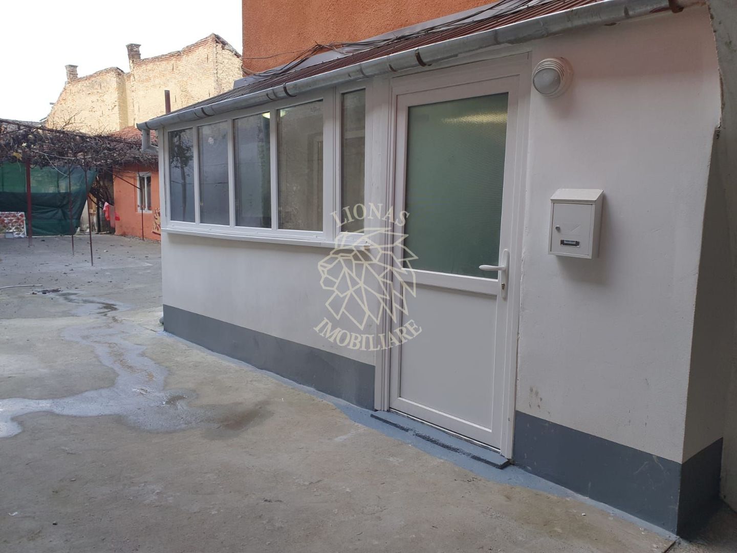 Apartament la casa 40 mp-renovat-curte-mobilat modern-Ultracentral - Poză 7