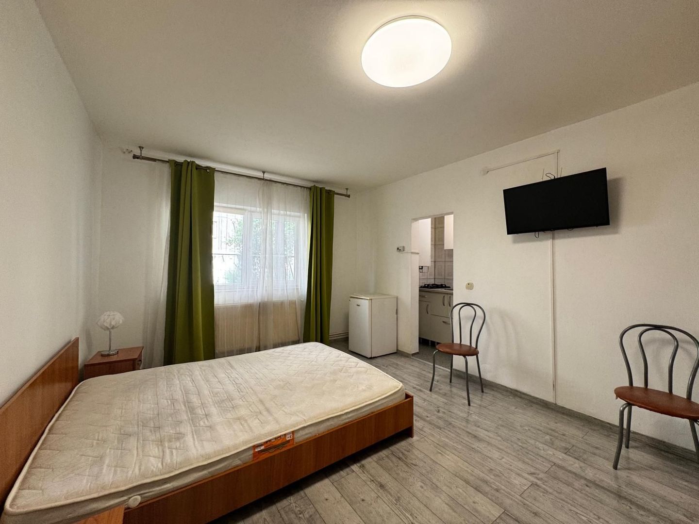 Garsoniera spatioasa situata la parter inalt in Vasile Aaron zona OMV - Poză 1