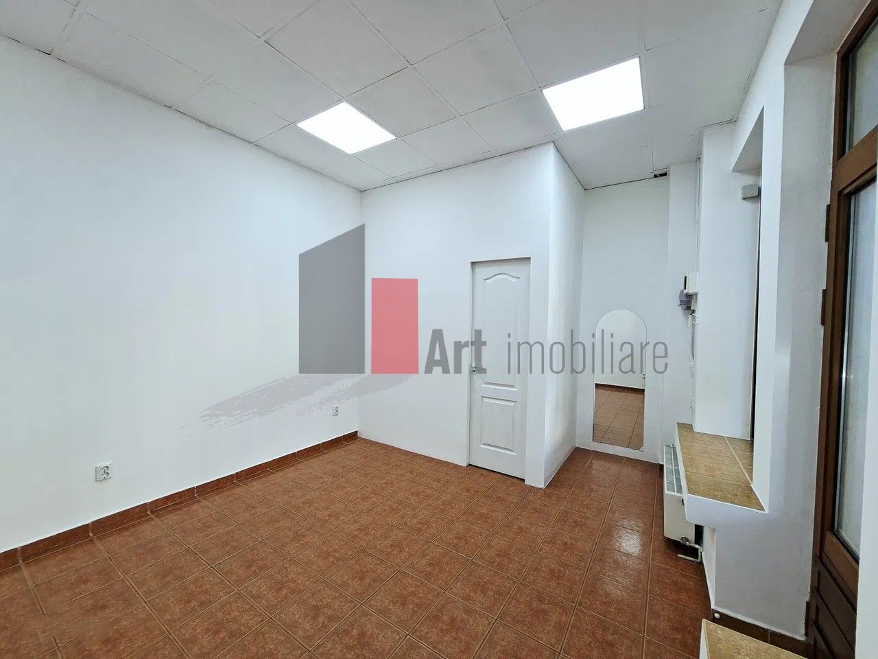 Spatiu comercial de inchiriat in zona Regina Maria (Bulevard) - Poză 2