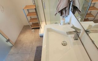 Închiriez apartament 2 camere, Decebal, openspace, parcare inclusă - Poză 6