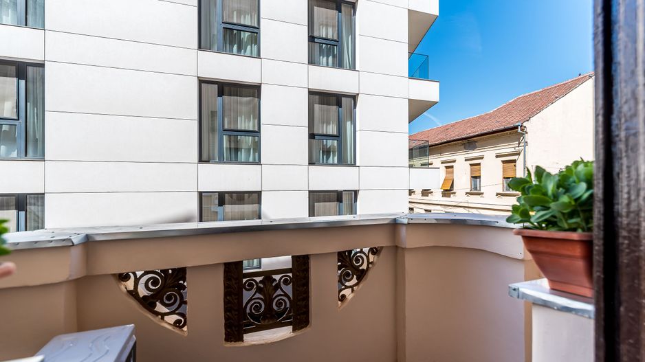 Apartament cu 2 camere în Palatul Bohuș - 0% COMISION - Poză 1