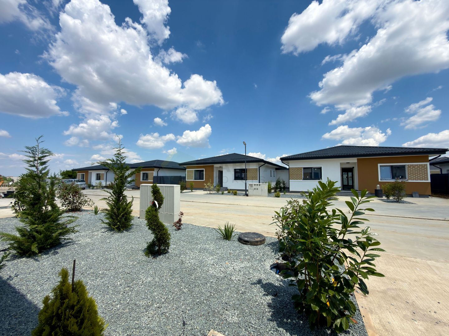 Casa 4 camere pe parter-Tunari | Teren 400 mp - Poză 12
