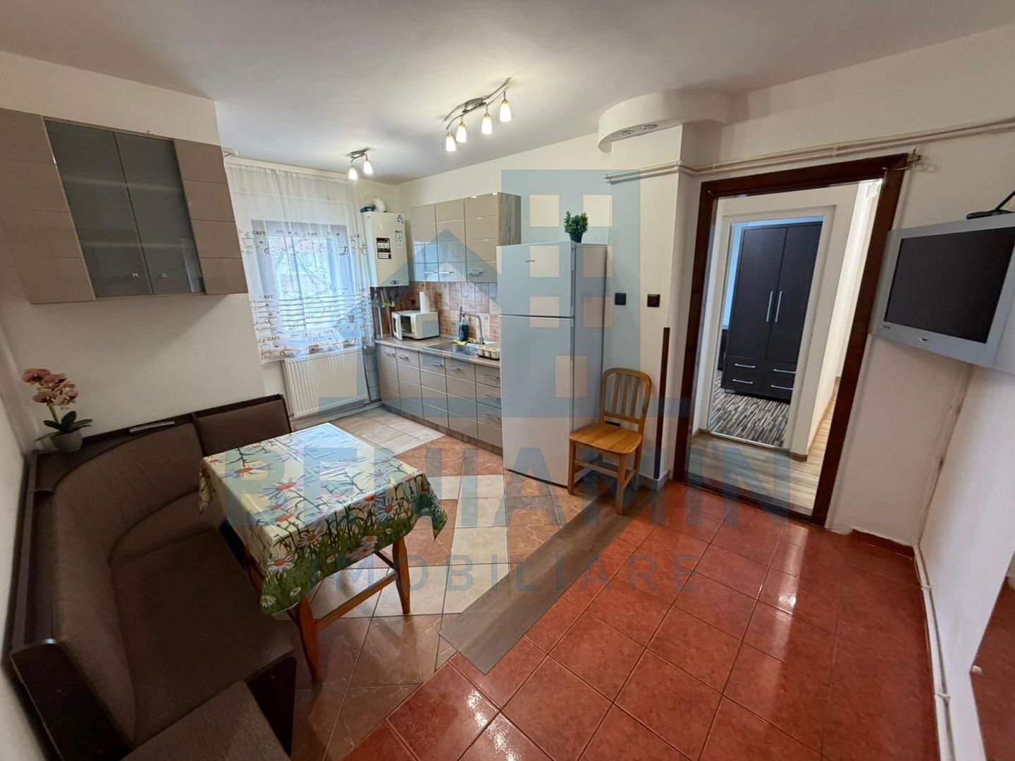 2camere deco-Sara-Medicina-Spital nr1-centrala-apa separat-et 3-liber - Poză 2