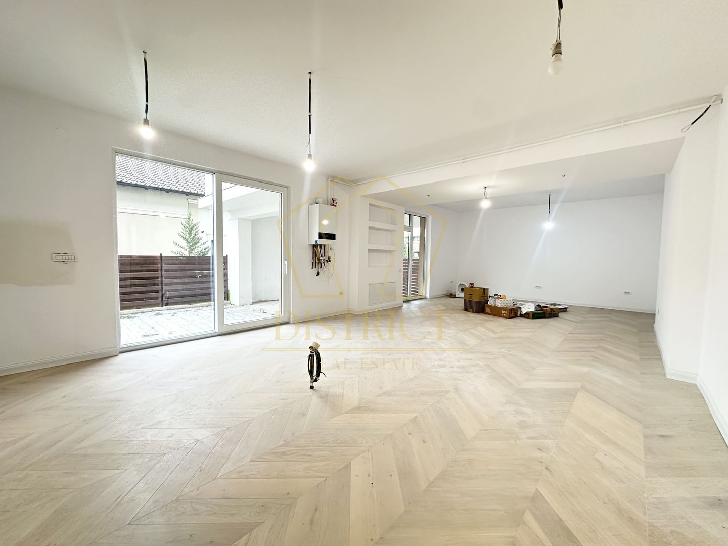 Apartament cu 4 camere și curte proprie | Dumbrăvița | British School - Poză 2