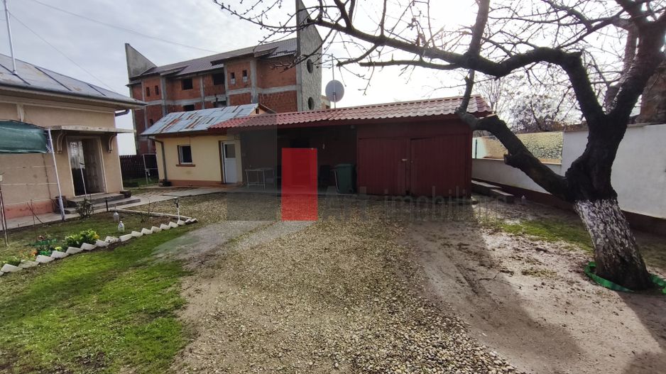 Casa curte cu teren 1600 mp Manolache - Poză 7